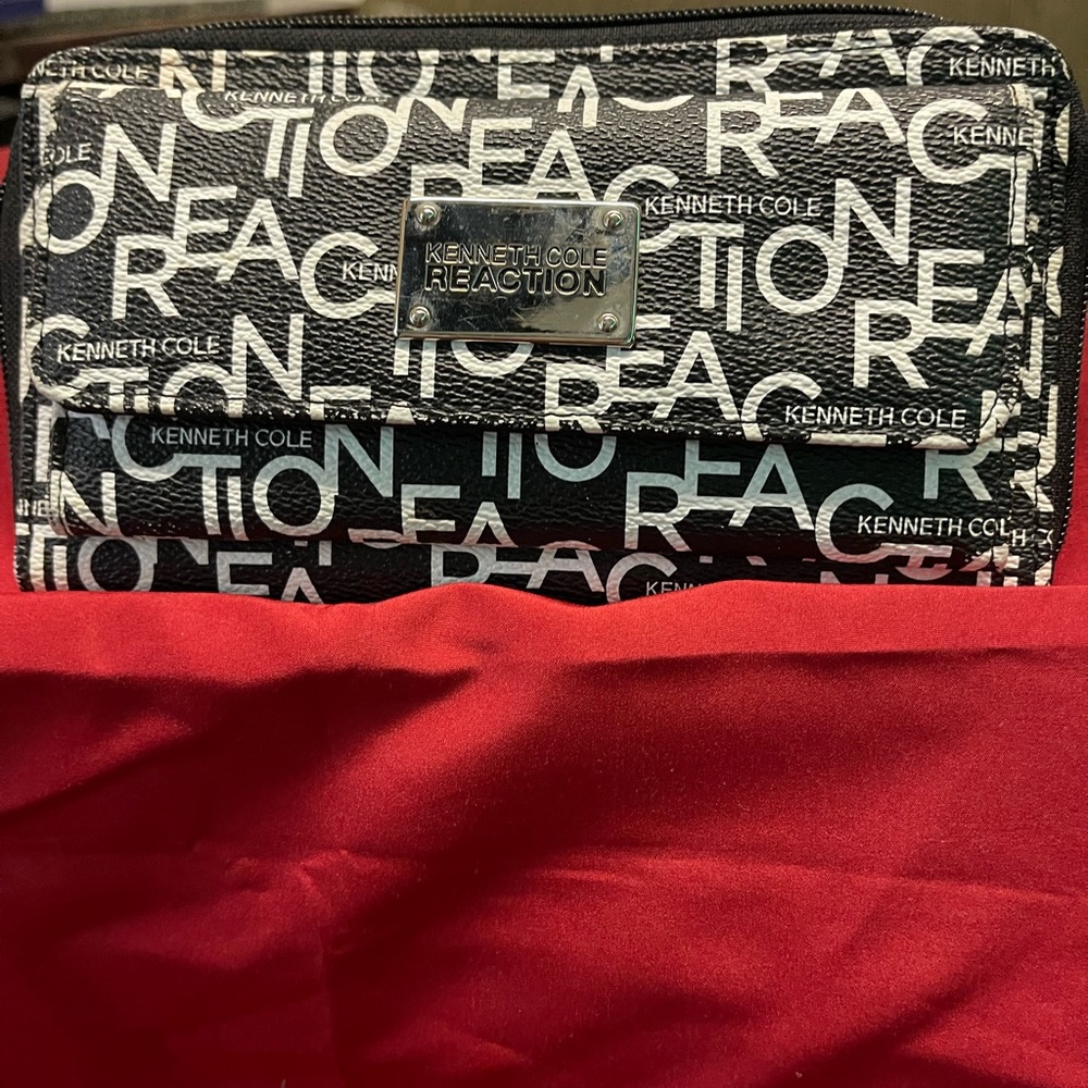 Kenneth Cole Reaction wallet